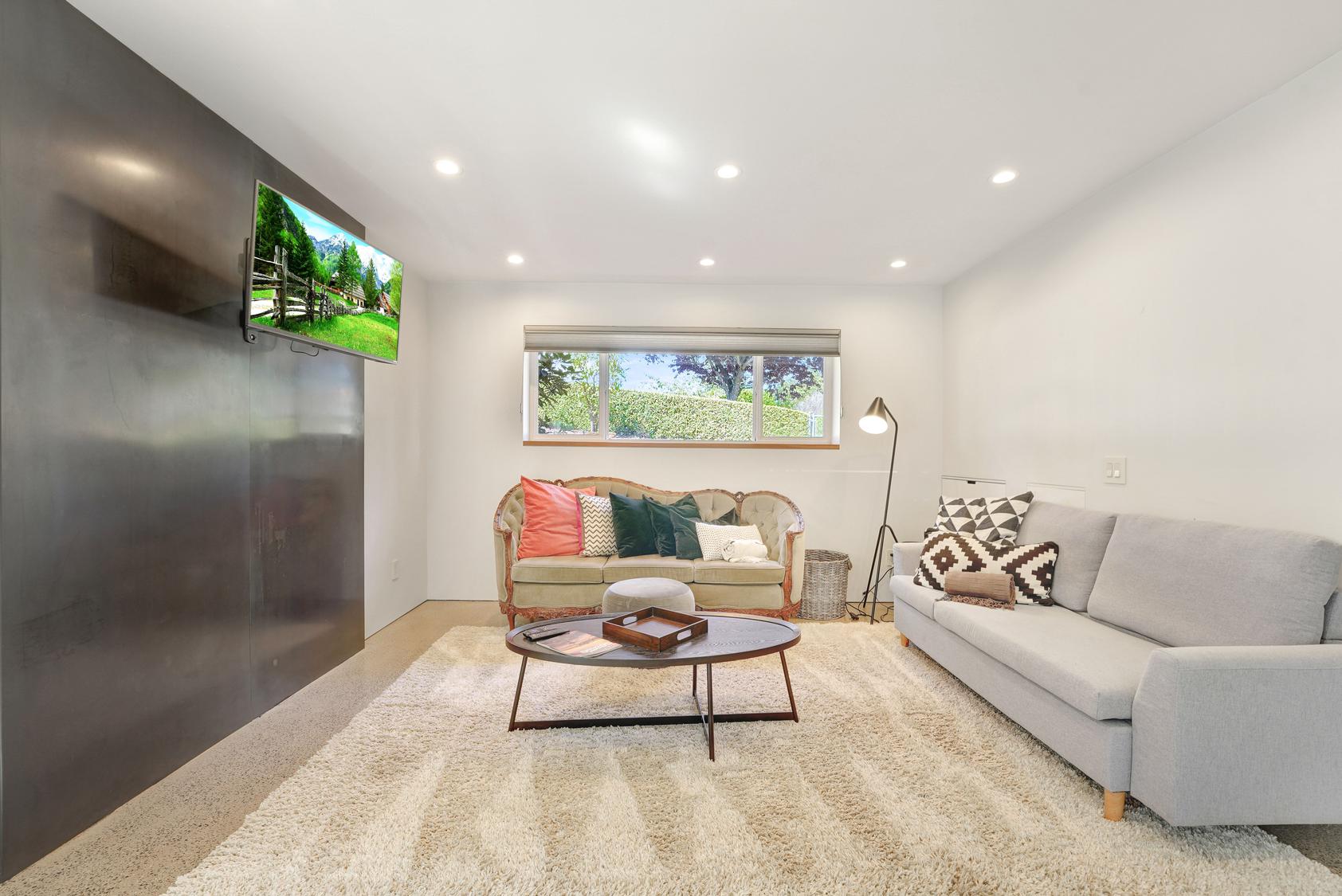 $2800.00 (NORTH BEACON HILL)